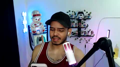 Snapshot of mrvgs chatting on May 24, 11:21 pm Mr Vgs online show from May 24, 11:21 pm