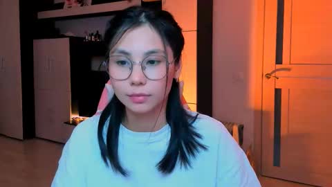 ms_emily_ online show from November 5, 11:32 am