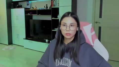 ms_emily_ online show from January 13, 3:39 pm