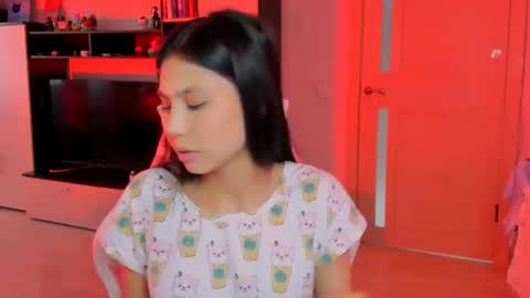 Snapshot of ms_emily_ chatting on June 10, 10:36 am ms_emily_ online show from June 10, 10:36 am