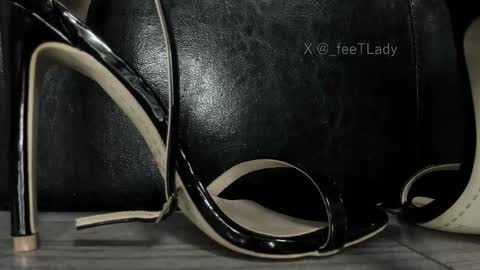 Snapshot of ms_enigma chatting on November 9, 3:43 pm Goddess. Miss. Lady. Queen. Madam Milady online show from November 9, 3:43 pm