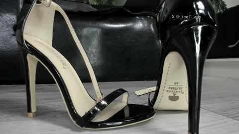 Snapshot of ms_enigma chatting on March 2, 5:20 pm Goddess. Miss. Lady. Queen. Madam Milady online show from March 2, 5:20 pm