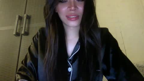 Snapshot of ms_guniguni chatting on September 15, 10:32 pm Lara online show from September 15, 10:32 pm