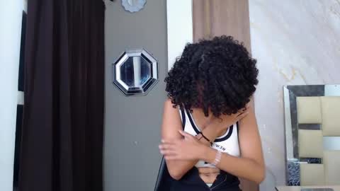 Snapshot of ms_leydi chatting on April 9, 6:19 am ms_leydi online show from April 9, 6:19 am