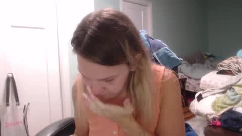 Snapshot of ms_queen chatting on September 16, 2:56 am missqueenbbw online show from September 16, 2:56 am