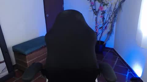 Snapshot of ms_sofiax chatting on December 16, 4:23 pm Sofia online show from December 16, 4:23 pm