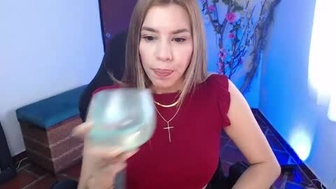 Snapshot of ms_sofiax chatting on April 25, 3:42 pm Sofia online show from April 25, 3:42 pm