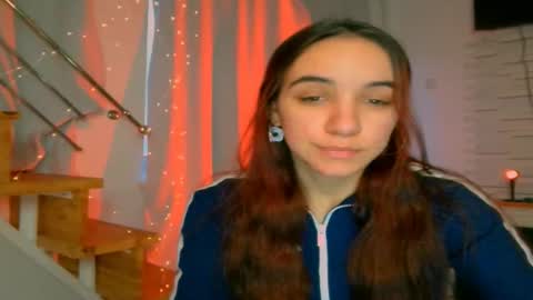 ms_sophiee online show from January 3, 2:19 pm