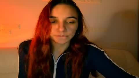ms_sophiee online show from January 3, 5:20 pm