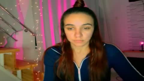 ms_sophiee online show from January 4, 7:13 pm