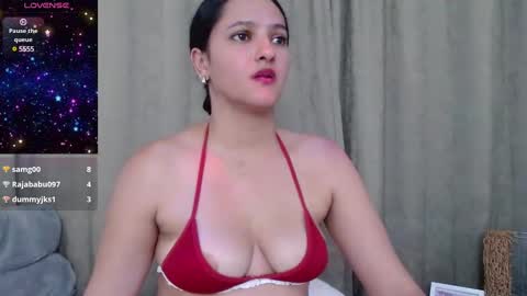 Snapshot of ms_valentina_01 chatting on December 11, 2:41 am Valentina online show from December 11, 2:41 am
