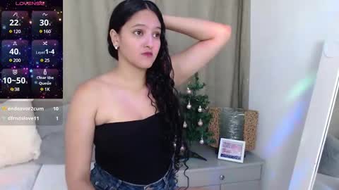 Snapshot of ms_valentina_01 chatting on December 19, 4:02 am Valentina online show from December 19, 4:02 am