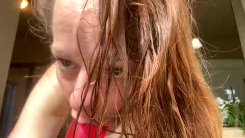 Snapshot of msfreckles92 chatting on May 2, 5:07 pm msfreckles92 online show from May 2, 5:07 pm