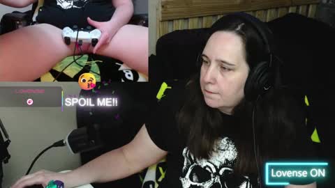 MsGamerGirl69 online show from April 12, 5:45 am
