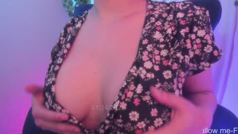 Meg  Vero online show from January 25, 6:12 am