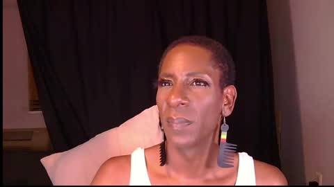 Snapshot of msmerlinmystique chatting on November 12, 8:15 am Merlin Mystique online show from November 12, 8:15 am