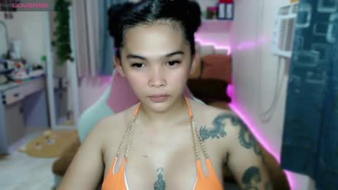 Snapshot of mstefany chatting on April 18, 2:10 pm tefany online show from April 18, 2:10 pm