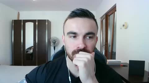 Snapshot of mu5clemania chatting on January 16, 7:45 am Victor online show from January 16, 7:45 am