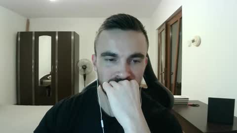 Snapshot of mu5clemania chatting on January 17, 8:01 pm Victor online show from January 17, 8:01 pm