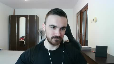 Snapshot of mu5clemania chatting on January 19, 7:34 am Victor online show from January 19, 7:34 am