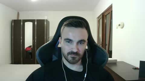 Snapshot of mu5clemania chatting on February 4, 6:47 pm Victor online show from February 4, 6:47 pm