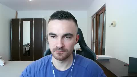 Snapshot of mu5clemania chatting on February 7, 8:29 am Victor online show from February 7, 8:29 am