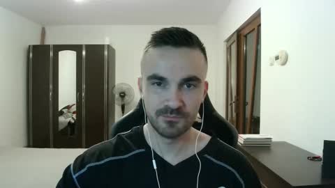 Snapshot of mu5clemania chatting on February 8, 8:45 pm Victor online show from February 8, 8:45 pm