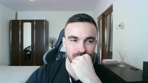 Snapshot of mu5clemania chatting on February 12, 10:32 am Victor online show from February 12, 10:32 am