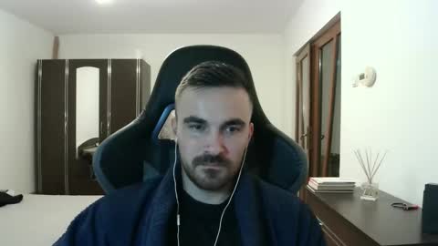 Snapshot of mu5clemania chatting on February 16, 10:17 pm Victor online show from February 16, 10:17 pm