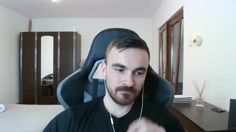 Snapshot of mu5clemania chatting on February 21, 2:18 pm Victor online show from February 21, 2:18 pm