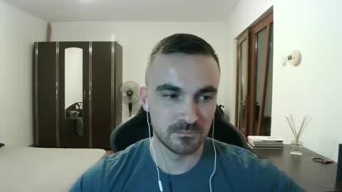 Snapshot of mu5clemania chatting on February 25, 6:50 pm Victor online show from February 25, 6:50 pm