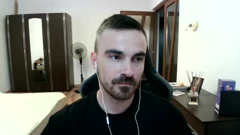 Snapshot of mu5clemania chatting on June 26, 6:12 pm Victor online show from June 26, 6:12 pm