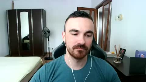 Snapshot of mu5clemania chatting on July 13, 7:22 am Victor online show from July 13, 7:22 am