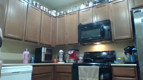 mudcricket1997 online show from December 3, 12:35 am