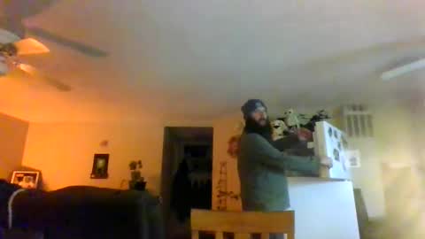 Snapshot of mudge chatting on January 2, 12:34 am Mudge online show from January 2, 12:34 am