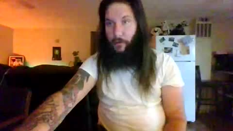 Snapshot of mudge chatting on January 4, 5:37 am Mudge online show from January 4, 5:37 am