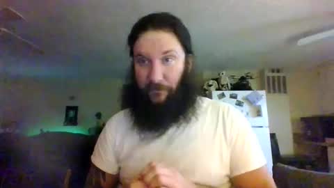 Snapshot of mudge chatting on January 17, 2:29 am Mudge online show from January 17, 2:29 am