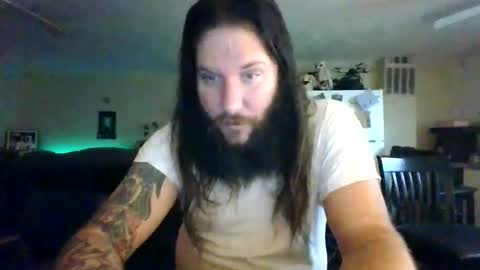 Snapshot of mudge chatting on February 1, 2:58 am Mudge online show from February 1, 2:58 am