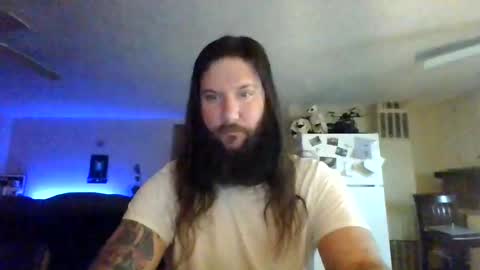 Snapshot of mudge chatting on February 19, 11:36 pm Mudge online show from February 19, 11:36 pm
