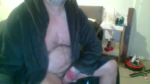 Snapshot of muff74 chatting on December 4, 5:33 pm muff74 online show from December 4, 5:33 pm
