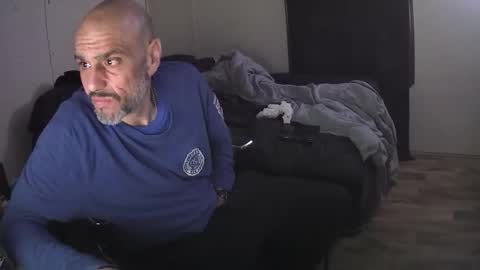 Muffdiver online show from February 12, 1:22 am