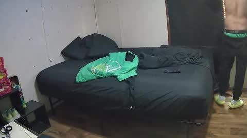 Muffdiver online show from March 29, 2:50 pm