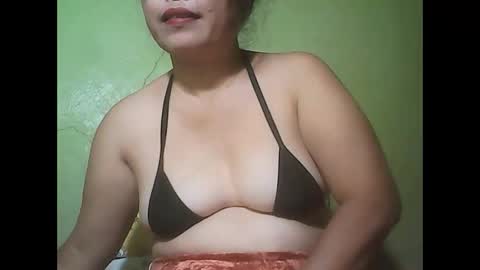 Snapshot of muffy_bunny chatting on February 15, 8:54 am muffy_bunny online show from February 15, 8:54 am