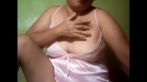 Snapshot of muffy_bunny chatting on February 15, 7:50 pm muffy_bunny online show from February 15, 7:50 pm