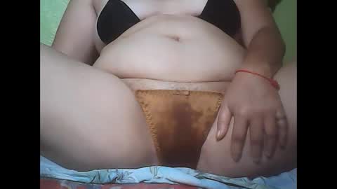 Snapshot of muffy_bunny chatting on February 21, 10:59 pm muffy_bunny online show from February 21, 10:59 pm