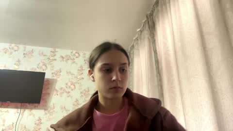 Tia online show from April 18, 9:02 am