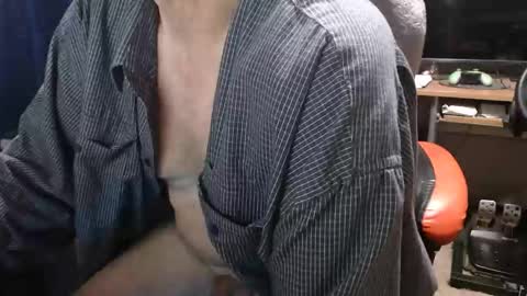 Snapshot of mulldoon1950 chatting on December 5, 12:58 pm mulldoon1950 online show from December 5, 12:58 pm