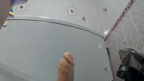 Snapshot of mullty chatting on January 3, 2:43 am Mullty online show from January 3, 2:43 am