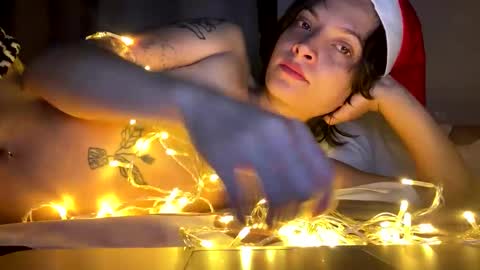   online show from December 18, 10:19 am