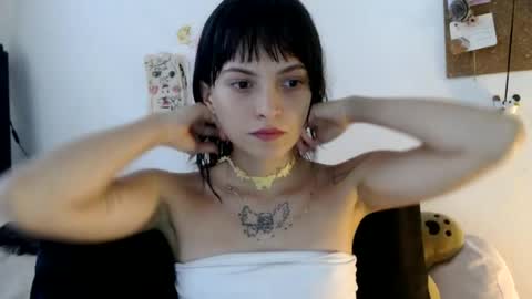 Snapshot of munchi_ chatting on June 18, 7:07 pm online show from June 18, 7:07 pm